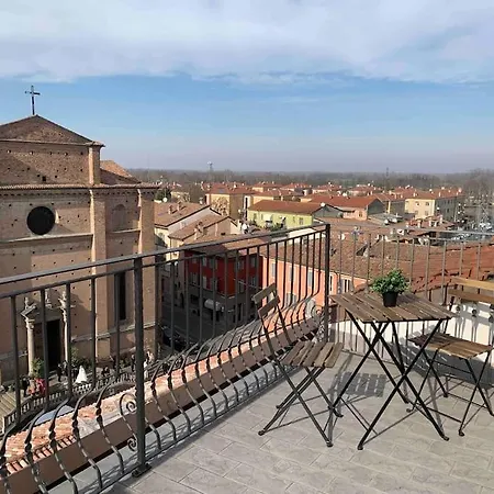 Attico Elegante Con Terrazza Panoramica, In Centro * Piacenza