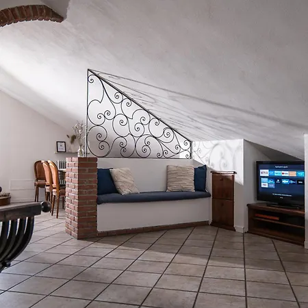 Attico Elegante Con Terrazza Panoramica, In Centro