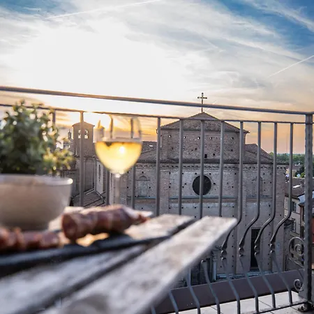 Attico Elegante Con Terrazza Panoramica, In Centro *