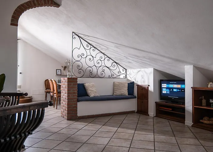 Attico Elegante Con Terrazza Panoramica, In Centro